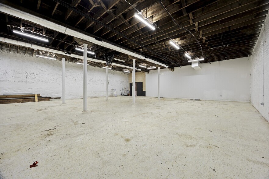 More Photos Of 261-263 Peters St, Atlanta Storefront Retail Office For Sale
