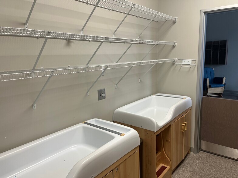 More Photos Of 1606 NW Irvinedale Dr, Ankeny Daycare Center For Sale