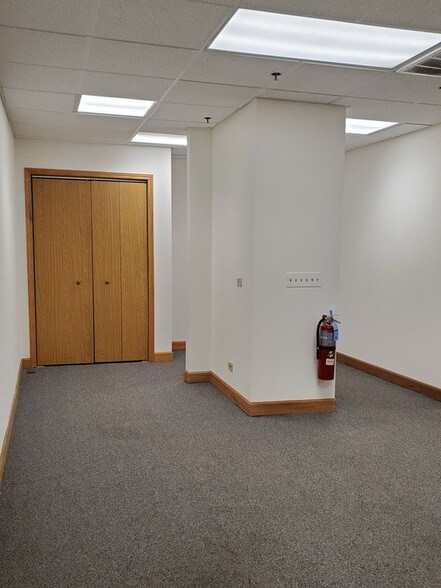 More Photos Of 1N141 County Farm Rd, Winfield Medical For Sale