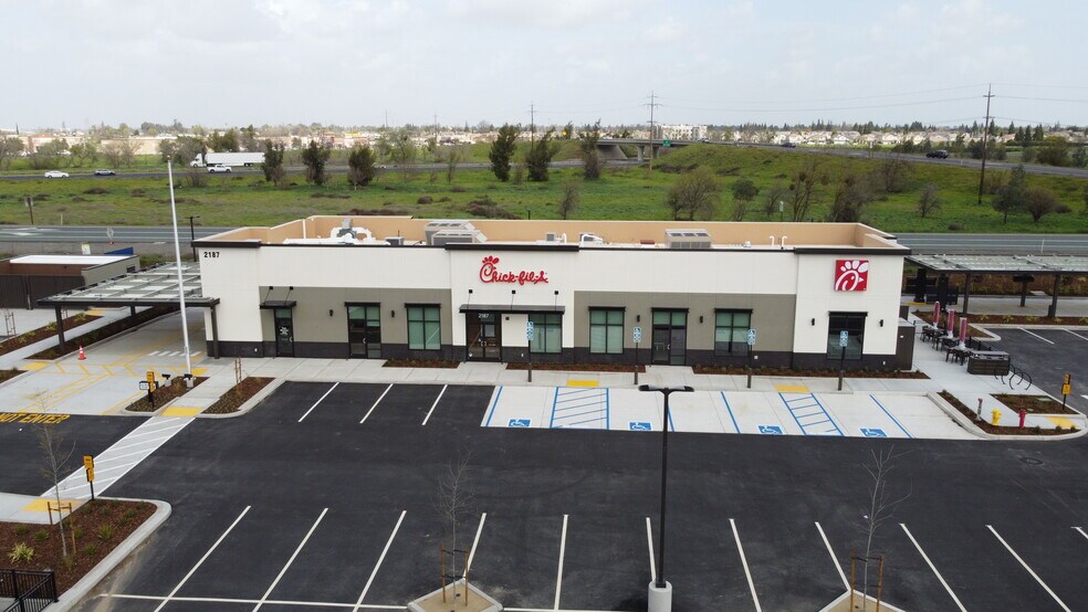 More Photos Of 1527 S Airport Way, Manteca Unknown For Lease