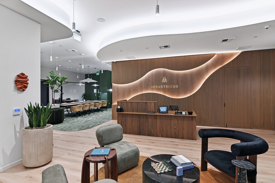 Primary Photo Of 15301 Ventura Blvd, Sherman Oaks Coworking Space