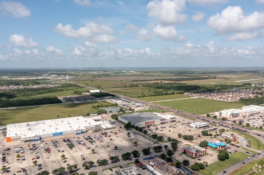 More Photos Of 801 Highway 69 N, Nederland Unknown For Lease