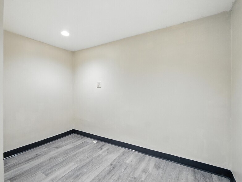 More Photos Of 6-8 Thorne St, Jersey City General Retail For Sale