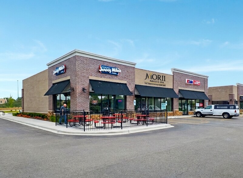 Primary Photo Of 12860 Il-47, Huntley General Retail For Sale