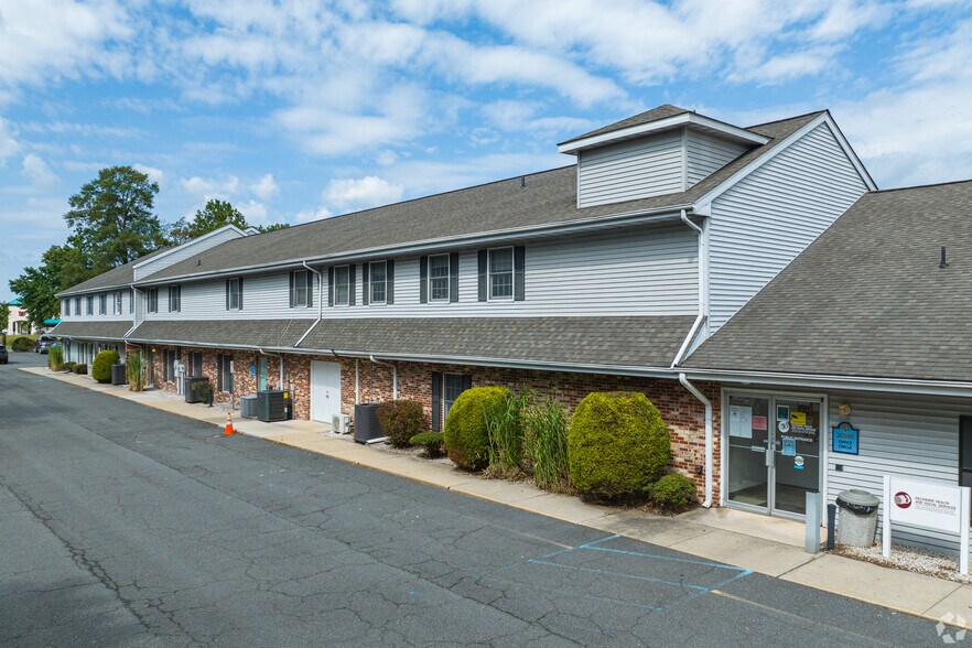 More Photos Of 20163 Office Cir, Georgetown Office For Lease