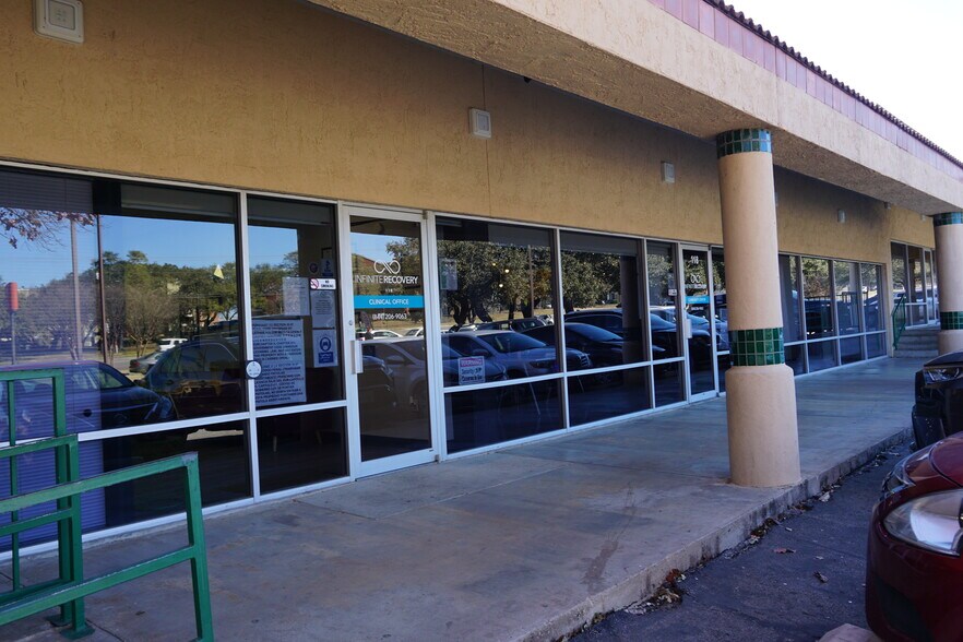 More Photos Of 7517-7523 Cameron Rd, Austin Freestanding For Lease