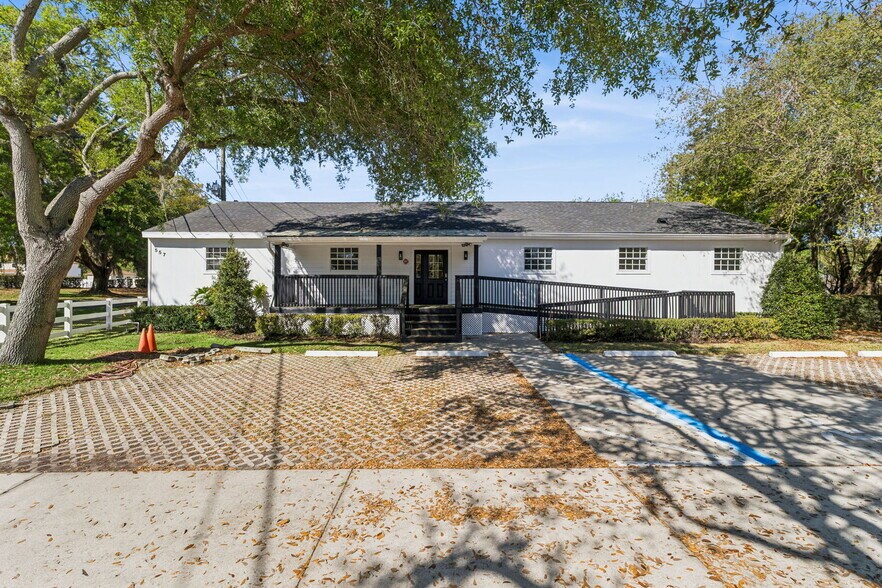 More Photos Of 557 W Plant St, Winter Garden Office For Sale