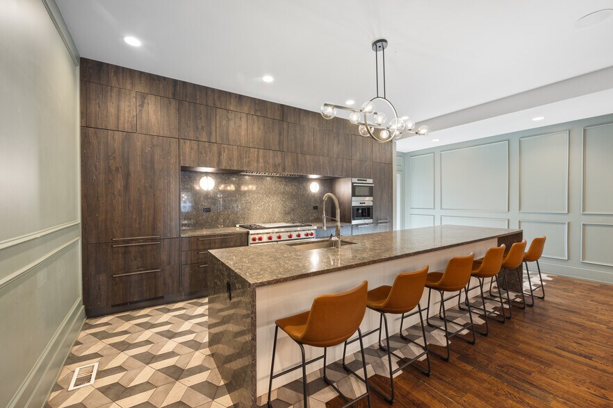 More Photos Of 2521 N Halsted St, Chicago Apartments For Lease