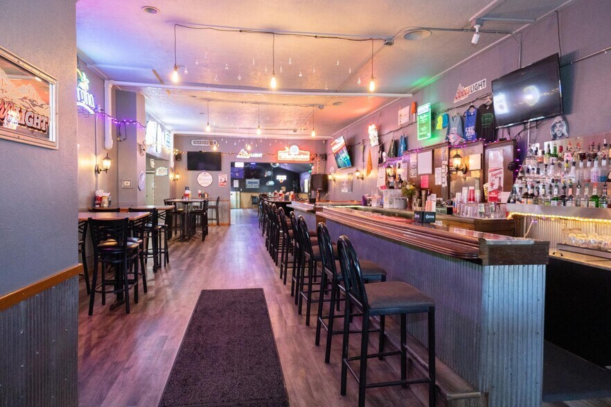 More Photos Of 103 W Main St, Hardwick Restaurant For Sale