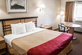 More Photos Of 1630 Central Ave, Albany Hotel For Sale