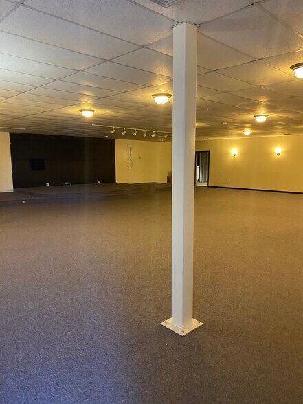 More Photos Of 677 Dawson Dr, Newark Industrial For Lease