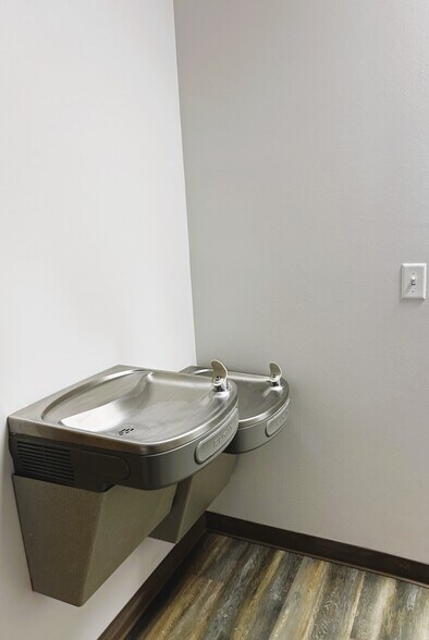 More Photos Of 5734 Sheridan Lake Rd, Rapid City General Retail For Lease