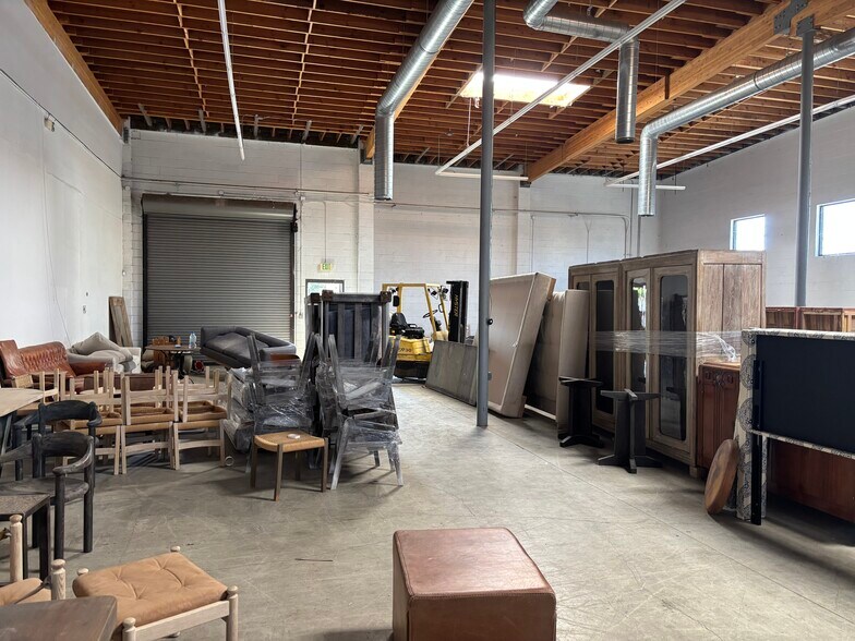 More Photos Of 3816-3822 W Jefferson Blvd, Los Angeles Warehouse For Lease