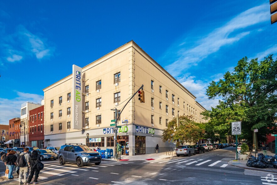 Primary Photo Of 312 Warren St, Brooklyn Medical For Lease