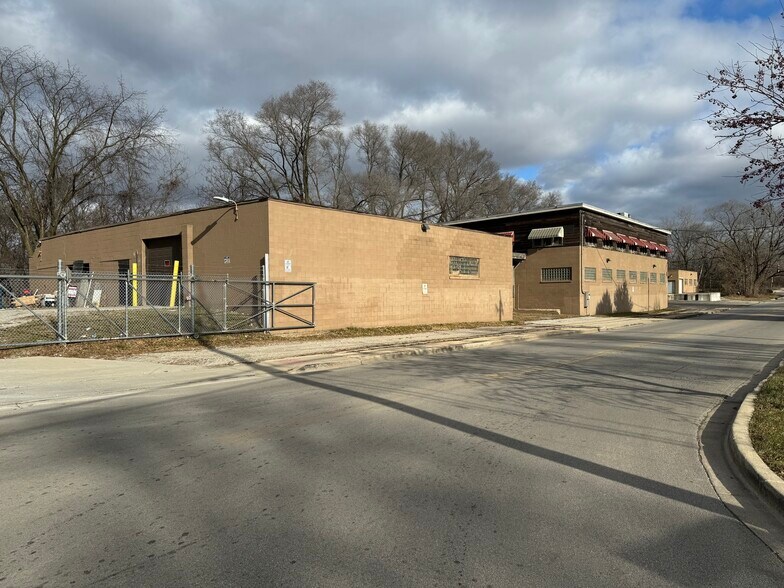 More Photos Of 603 E Washington St, Joliet Warehouse For Lease