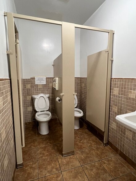 More Photos Of 925-927 E Colorado Blvd, Pasadena Storefront Retail Office For Lease