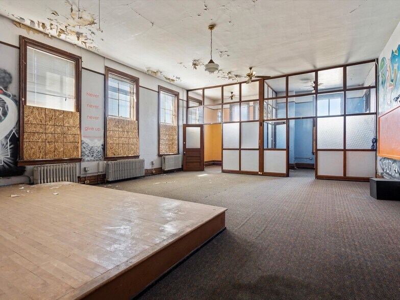 More Photos Of 453 Martin Luther King Jr. Blvd, Detroit Loft Creative Space For Sale