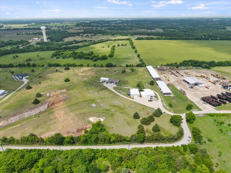 More Photos Of 1101 Willy Vester Rd, Van Alstyne Warehouse For Sale