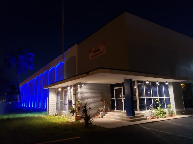 More Photos Of 650 NW 105th St, Miami Warehouse For Lease