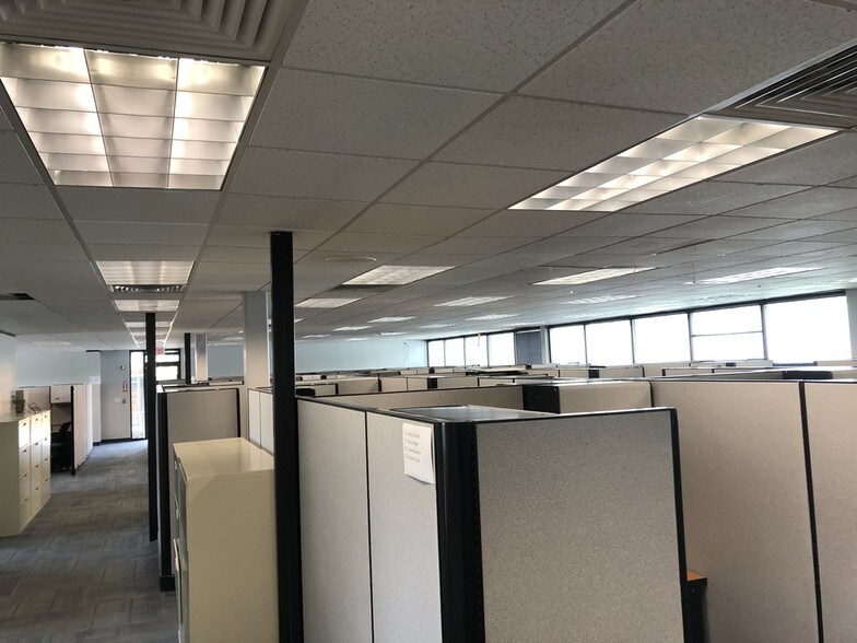 More Photos Of 5295 Hollister St, Houston Office For Sale