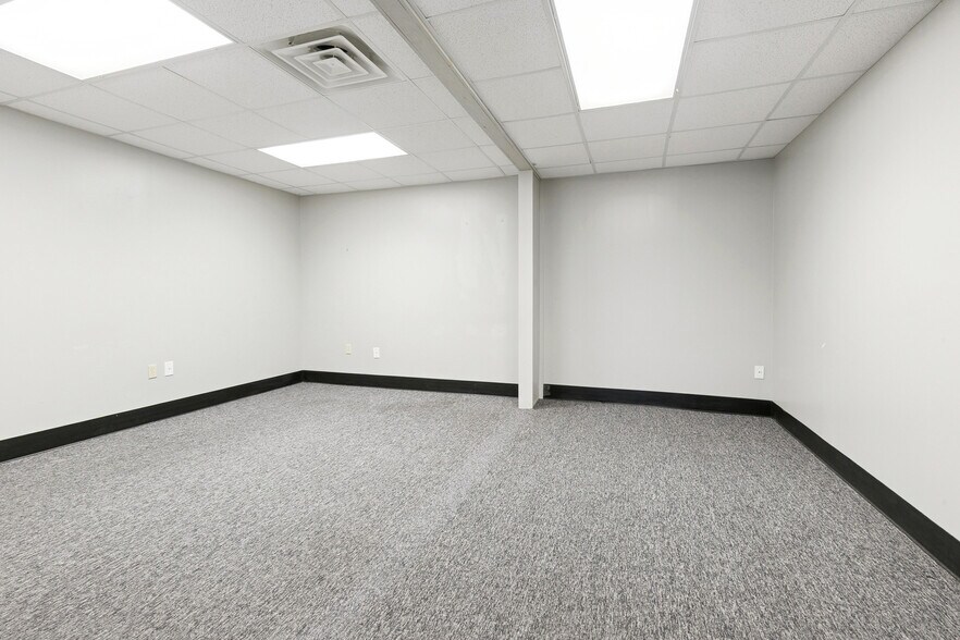 More Photos Of 1841 Enterprise Dr, Harvey Service For Lease