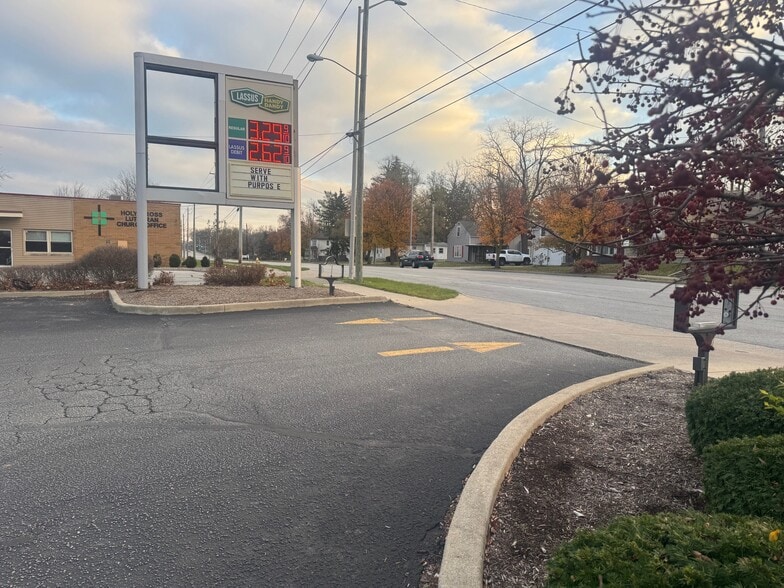 More Photos Of 3220 N Anthony Blvd, Fort Wayne Fast Food For Lease