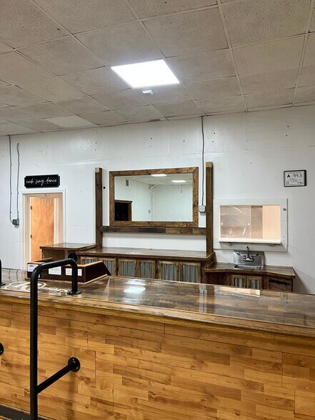 More Photos Of 612 Slater St, Kings Mountain Flex For Lease