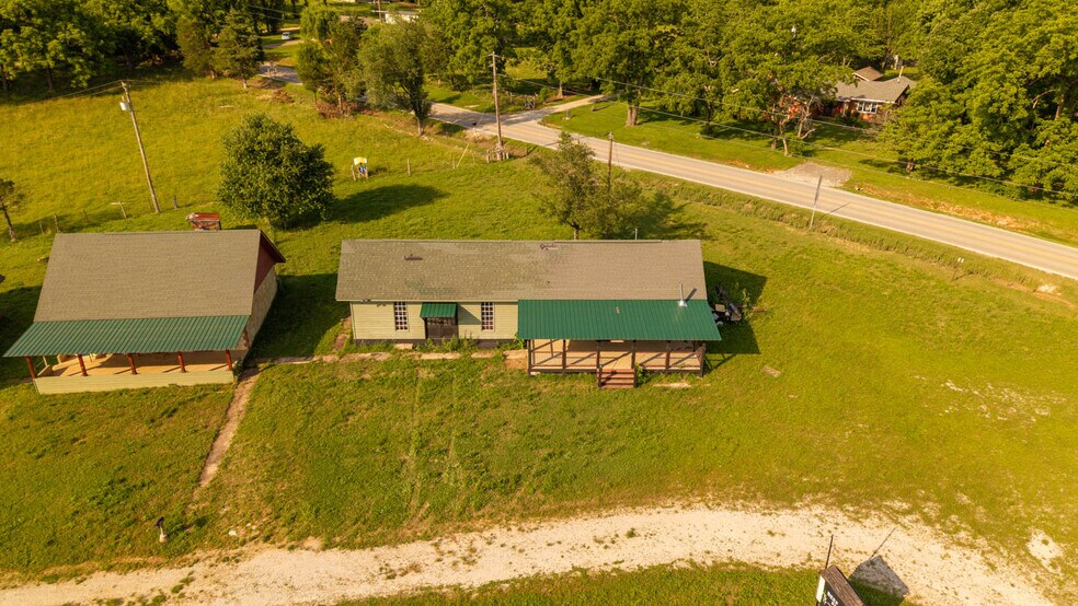 More Photos Of 2516 US-63, Hardy General Retail For Sale