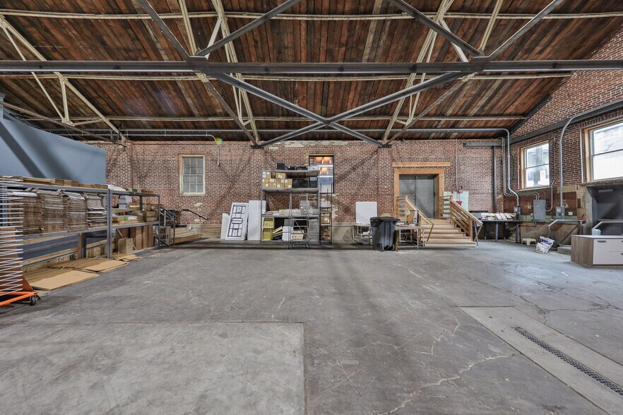 More Photos Of 913-925 Northampton St, Easton Storefront For Sale