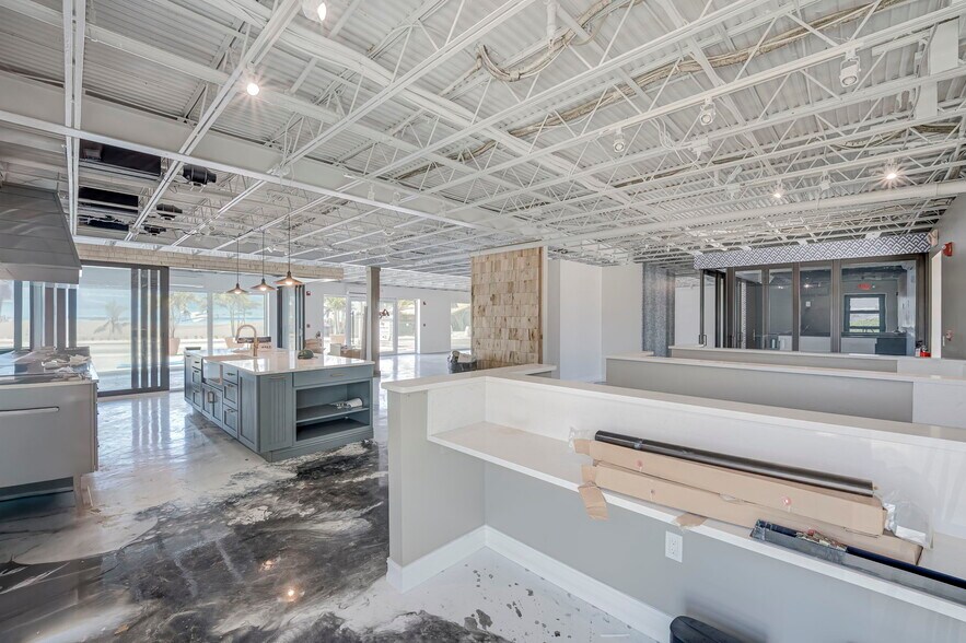 More Photos Of 1161-1165 Estero Blvd, Fort Myers Storefront Retail Residential For Sale