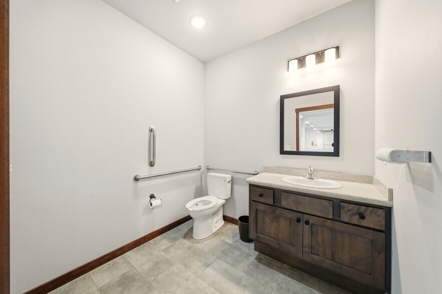 More Photos Of 1408 N Jackrabbit Ln, Belgrade Office For Sale