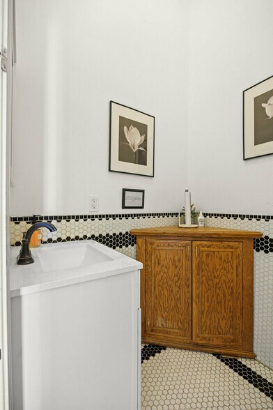 More Photos Of , Ventura Office For Sale