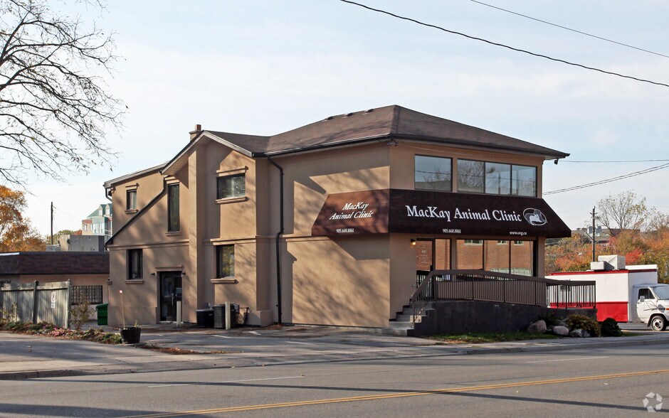 Primary Photo Of 421 Dundas St E, Whitby Freestanding For Lease