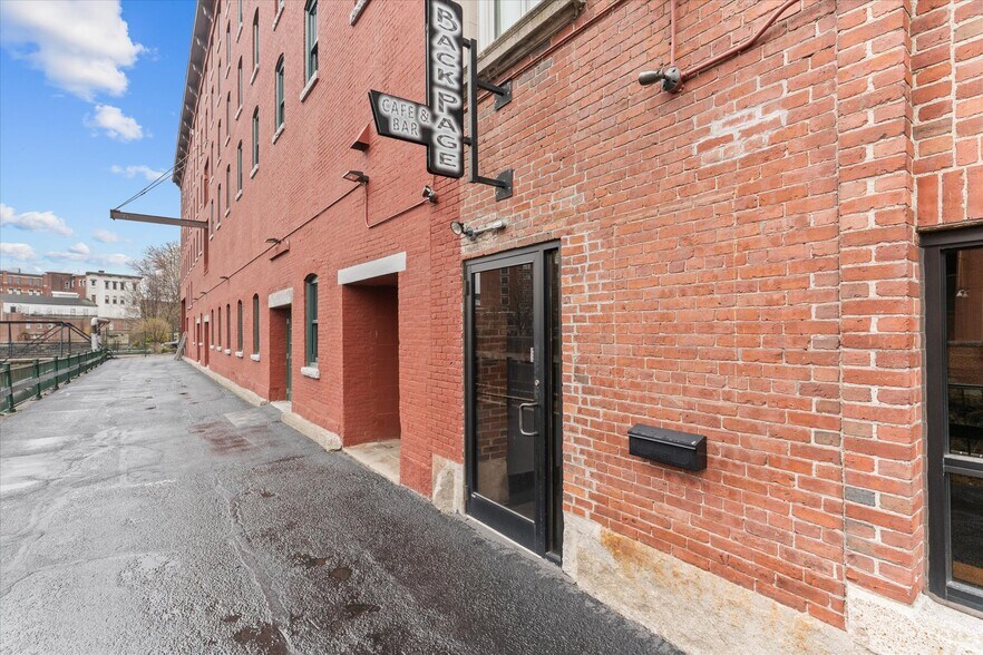 More Photos Of 15 Kearney Sq, Lowell Office For Sale