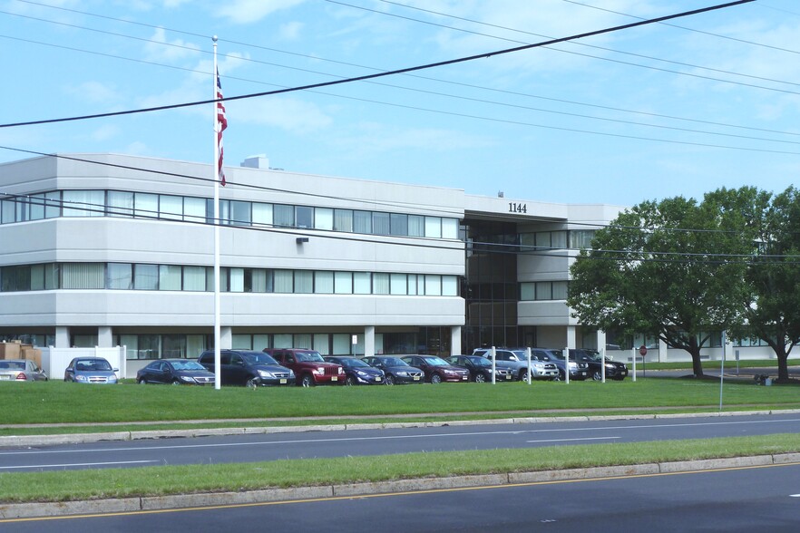 Primary Photo Of 1144 Hooper Ave, Toms River Office For Lease