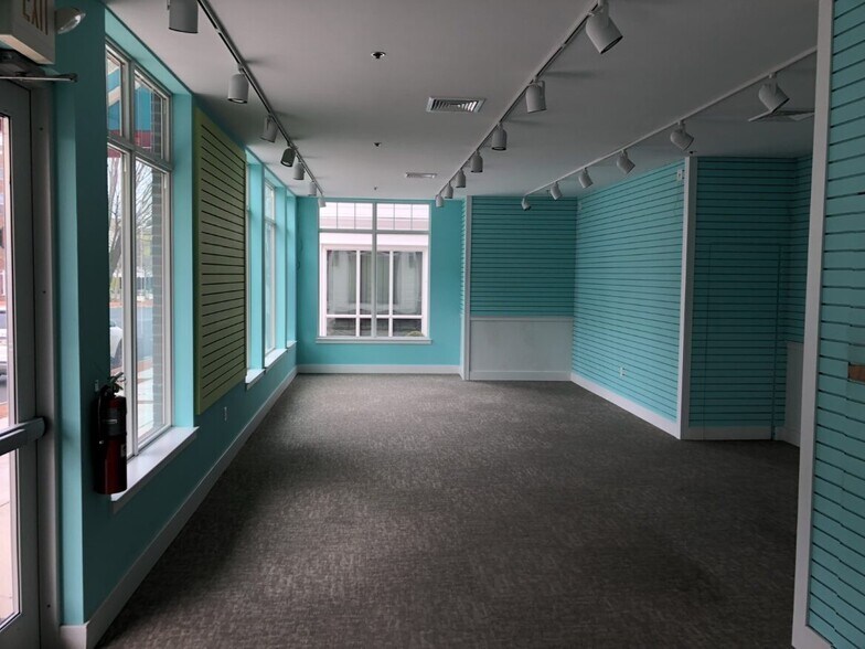 More Photos Of 100-148 Walden Way, Mechanicsburg Storefront Retail Office For Lease