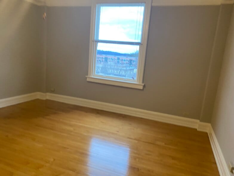 More Photos Of 306 W Main St, Frankfort Coworking Space