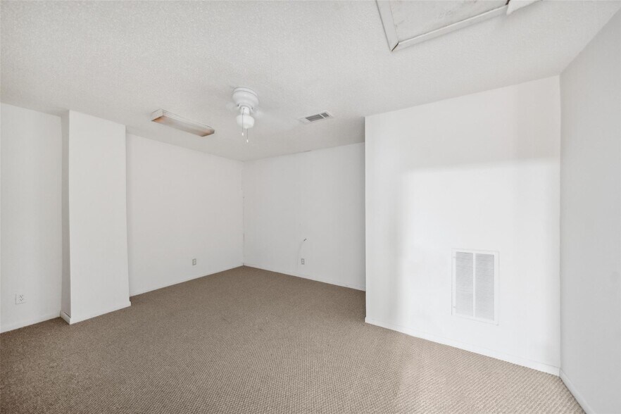 More Photos Of 12284 FM 3083 Rd, Conroe Office For Sale