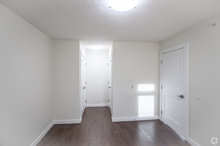 More Photos Of 10051 109 St NW, Edmonton Apartments For Lease