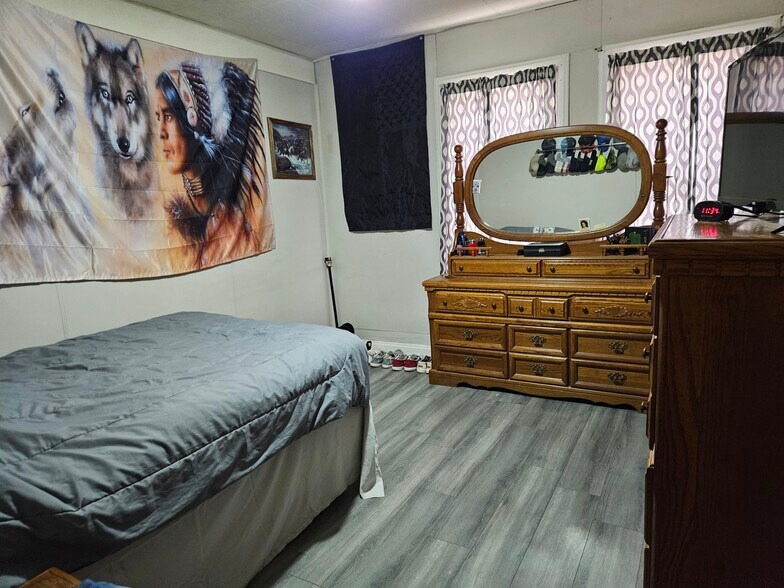 More Photos Of 105 N Depot St, Somonauk Apartments For Sale