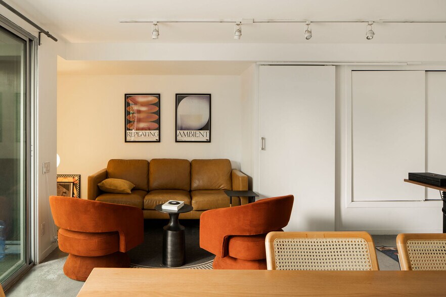 More Photos Of 608 Westminster Ave, Venice Apartments For Sale