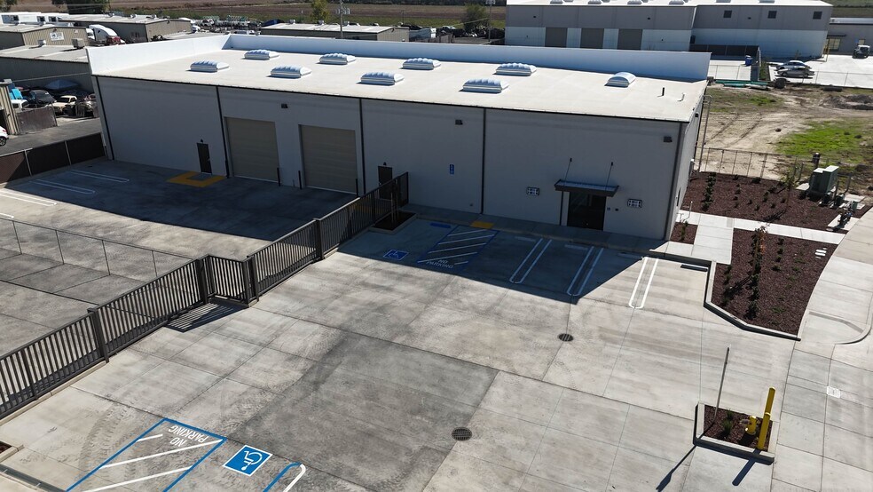 More Photos Of 1800 Olympic Dr, Turlock Service For Lease