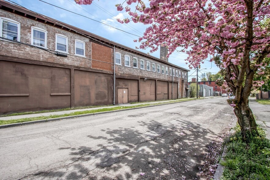 More Photos Of 24 Johnes St, Newburgh Light Manufacturing For Lease