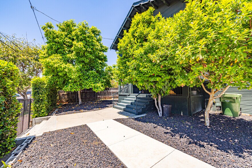 More Photos Of 1807 Montana St, Los Angeles Apartments For Sale