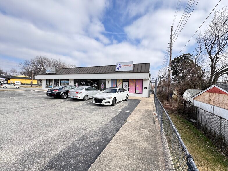 More Photos Of 2137-2141 Dixie Hwy, Louisville Office For Sale
