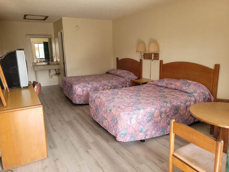 More Photos Of 3400 S US Highway 17/92, Casselberry Hotel For Sale