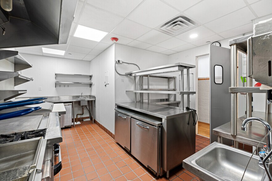 More Photos Of 1647 N 2nd St, Philadelphia Restaurant For Sale