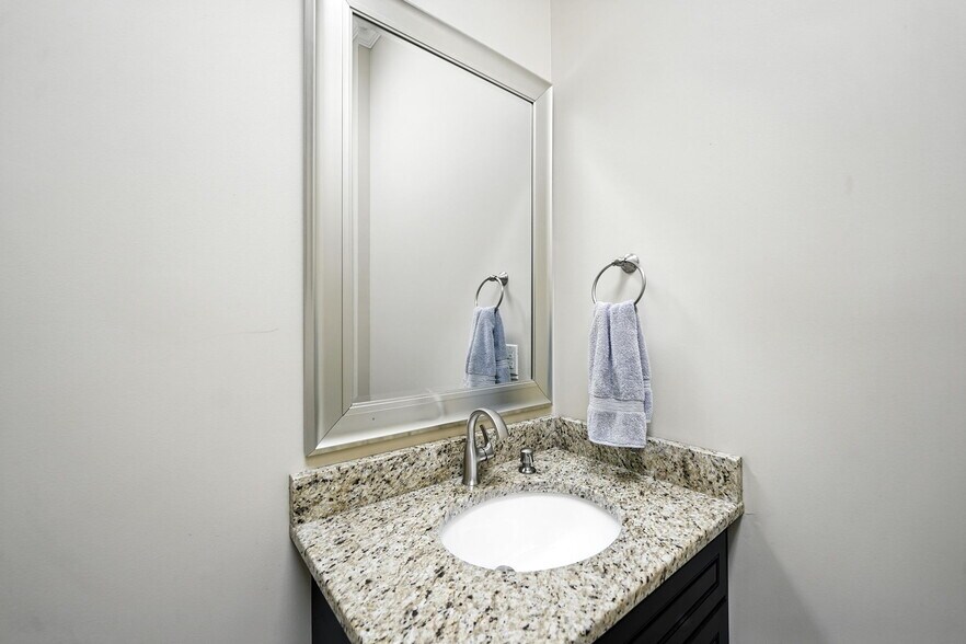 More Photos Of 4385 Kimball Bridge Rd, Alpharetta Medical For Lease