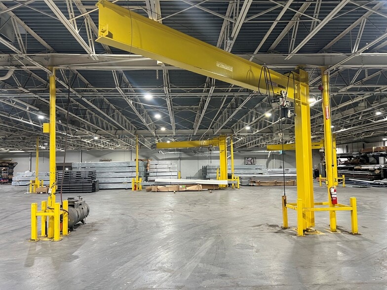 More Photos Of 5700 E Belknap St, Haltom City Warehouse For Sale