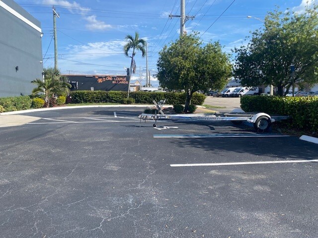 More Photos Of 4400 N Dixie Hwy, Fort Lauderdale Flex For Sale